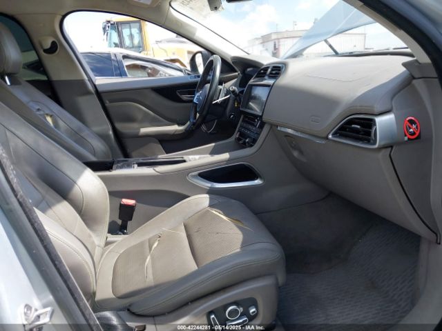 2018 JAGUAR F-PACE SADCL2FX8JA259260 Photo 4