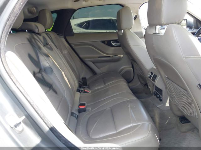2018 JAGUAR F-PACE SADCL2FX8JA259260 Photo 7