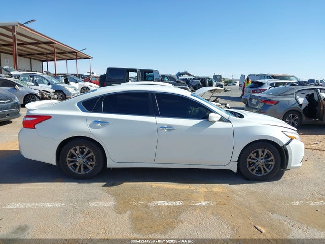 Nissan Altima 2.5 S 2016 1N4AL3AP4GN382092 Image 13