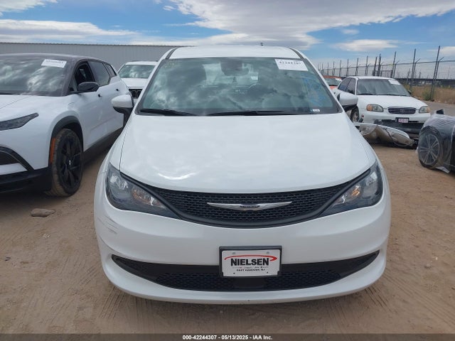 Chrysler 2023 2023 2C4RC1CGXPR564591 Image 13