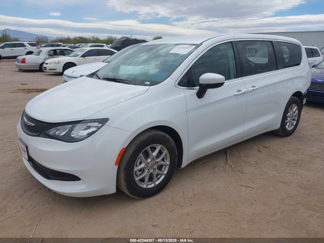 Chrysler 2023 2023 2C4RC1CGXPR564591 Image 2