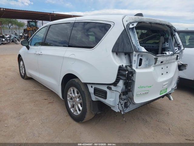 Chrysler 2023 2023 2C4RC1CGXPR564591 Image 3