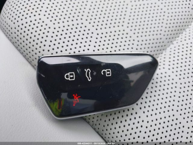 2021 VOLKSWAGEN ID.4 WVGDMPE28MP007568 Photo 10