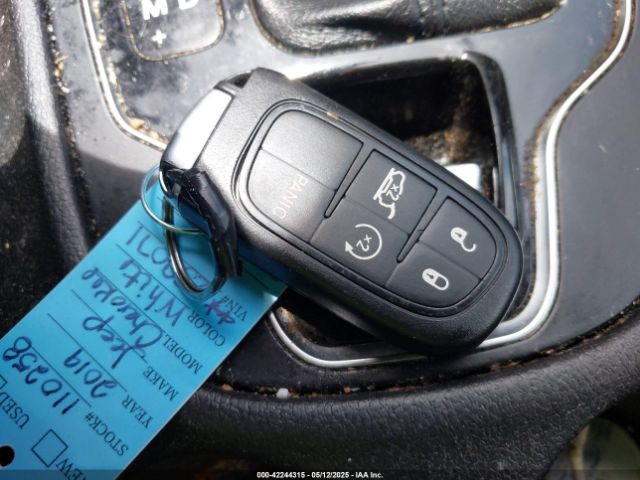 1C4PJMDX2KD239071 Jeep Cherokee Limited 4x4