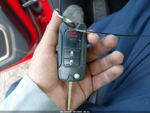 ZACCJABT5FPB82255 Jeep Renegade Latitude