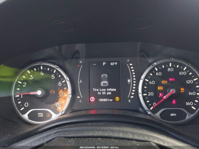 ZACCJABT5FPB82255 Jeep Renegade Latitude