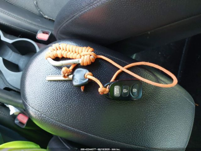 KMHTC6AD0GU286455 Hyundai Veloster
