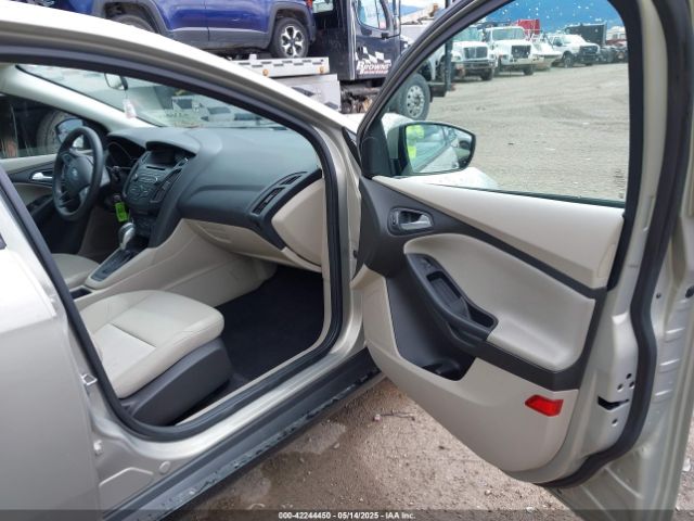 1FADP3K28FL384913 Ford FOCUS SE