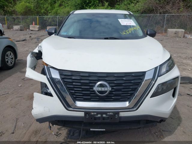 5N1BT3AB8NC707270 Nissan Rogue S Intelligent Awd