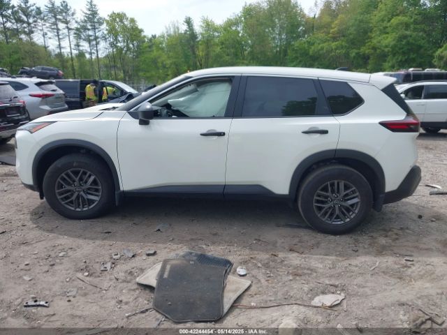 5N1BT3AB8NC707270 Nissan Rogue S Intelligent Awd