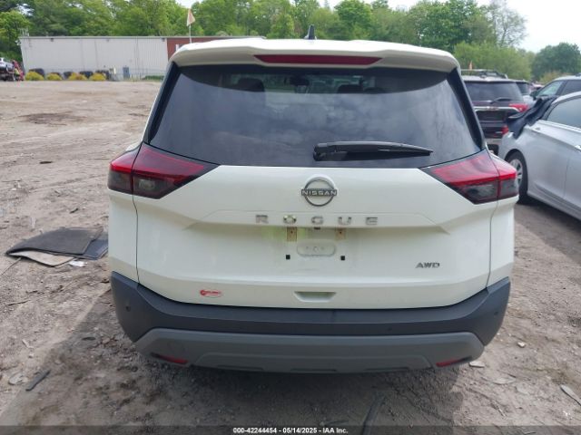 5N1BT3AB8NC707270 Nissan Rogue S Intelligent Awd