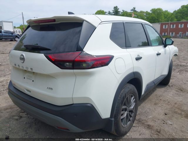 5N1BT3AB8NC707270 Nissan Rogue S Intelligent Awd