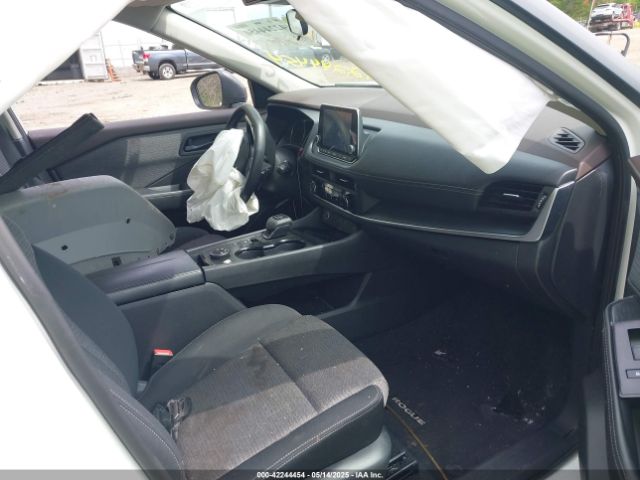 5N1BT3AB8NC707270 Nissan Rogue S Intelligent Awd