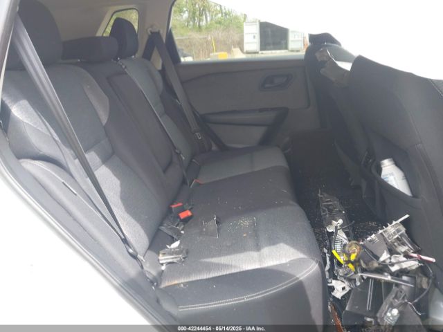 5N1BT3AB8NC707270 Nissan Rogue S Intelligent Awd