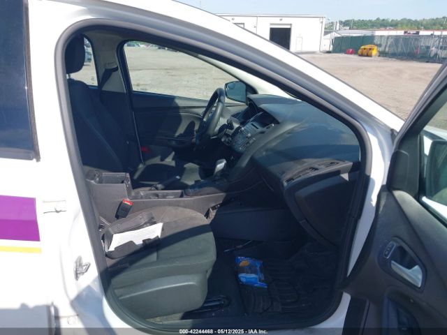 1FADP3F26FL372284 Ford FOCUS SE