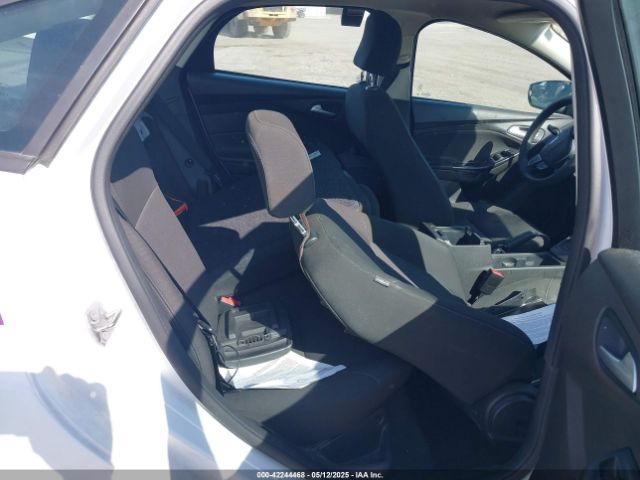 1FADP3F26FL372284 Ford FOCUS SE