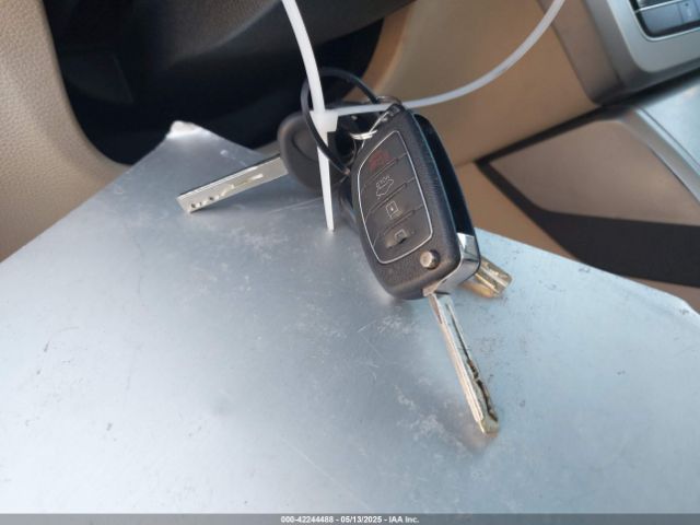 5NPE24AF9FH176468 Hyundai SONATA SE