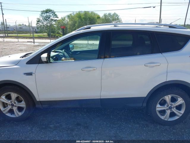 1FMCU9GX9GUA76601 Ford ESCAPE SE