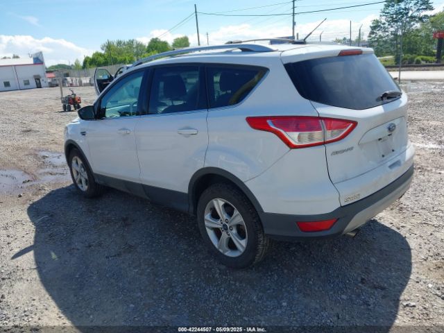 1FMCU9GX9GUA76601 Ford ESCAPE SE