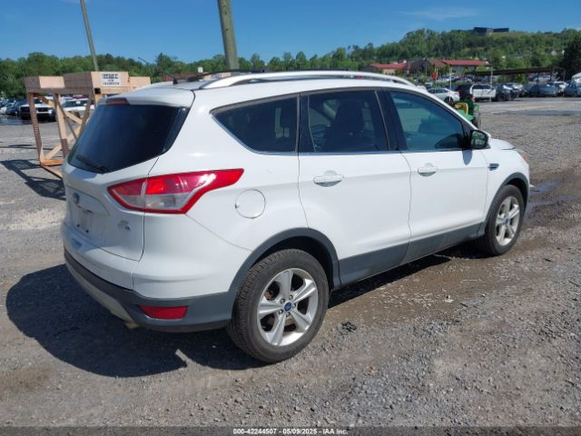 1FMCU9GX9GUA76601 Ford ESCAPE SE