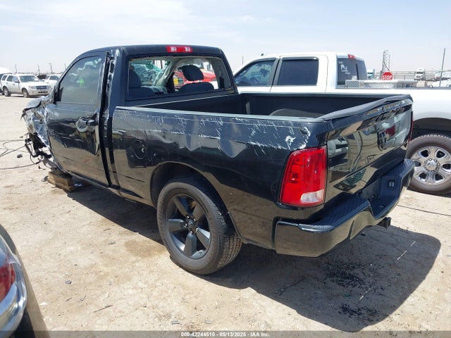 3C6JR6AG6HG636932 RAM 1500 Express  4x2 6'4 Box