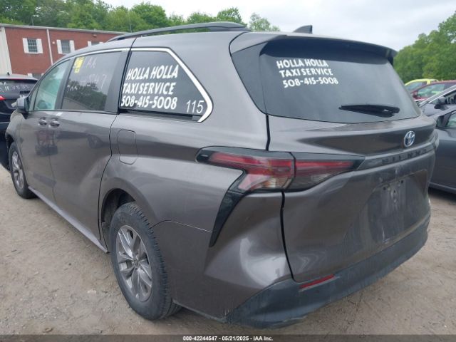 5TDKRKEC6PS157035 Toyota SIENNA LE