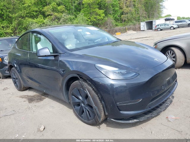 2024 TESLA MODEL Y 7SAYGAEE8RF198904 Photo 0