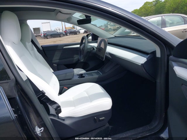 2024 TESLA MODEL Y 7SAYGAEE8RF198904 Photo 4