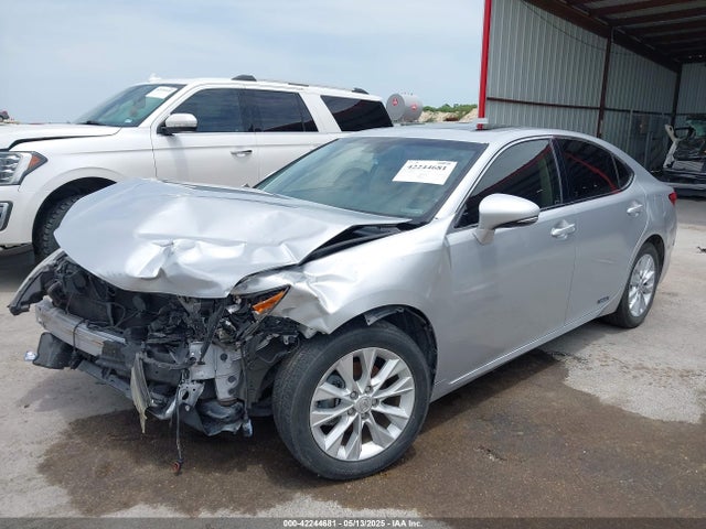JTHBW1GG8F2088226 Lexus ES 300H