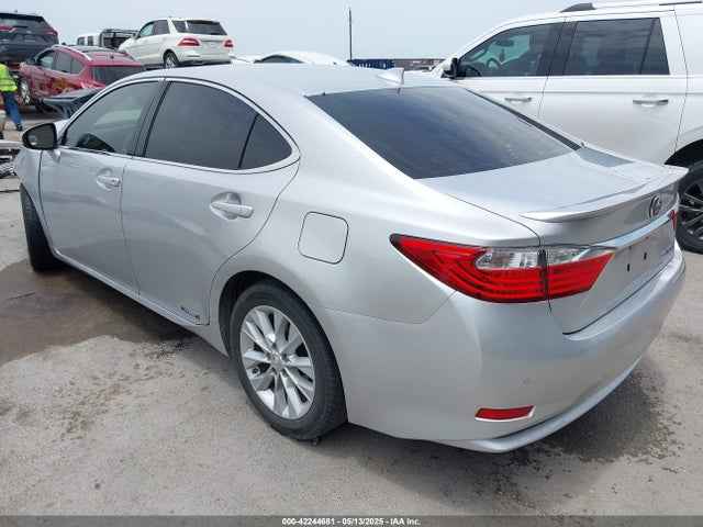 JTHBW1GG8F2088226 Lexus ES 300H