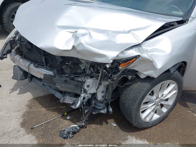 JTHBW1GG8F2088226 Lexus ES 300H