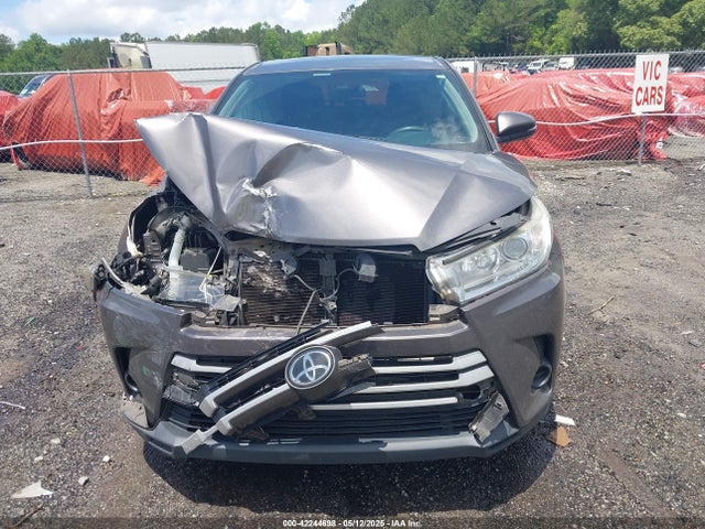 5TDZZRFH9HS220258 Toyota Highlander Le