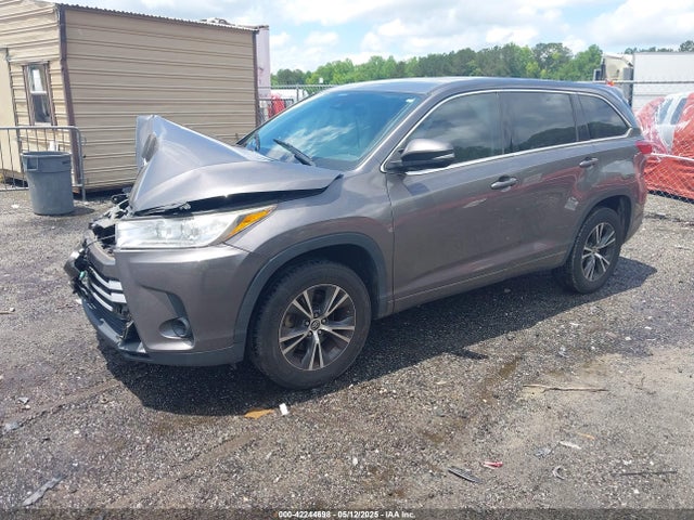 5TDZZRFH9HS220258 Toyota Highlander Le