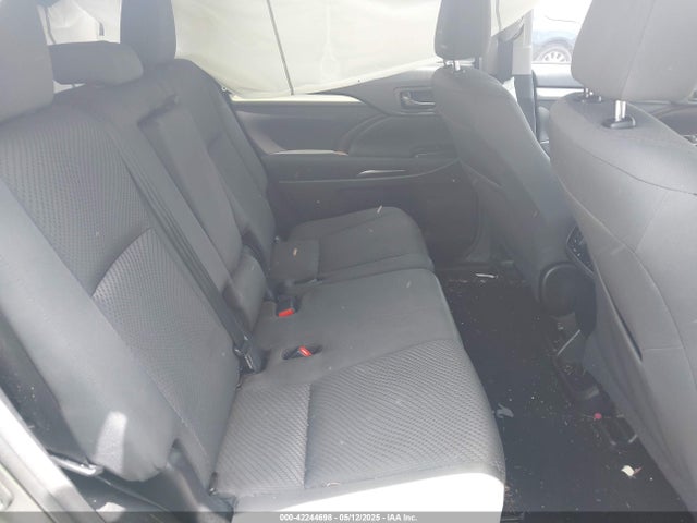 5TDZZRFH9HS220258 Toyota Highlander Le