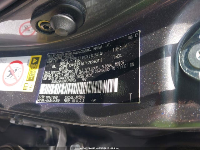 5TDZZRFH9HS220258 Toyota Highlander Le