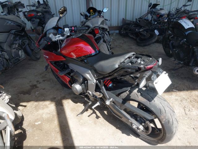 2025 TRIUMPH MOTORCYCLE DAYTONA SMTL23UF5STBU0364 Photo 2