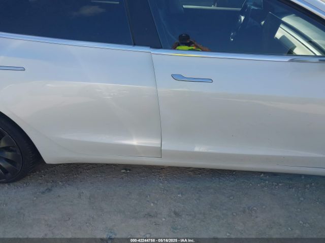 5YJ3E1EB4JF131269 Tesla MODEL 3
