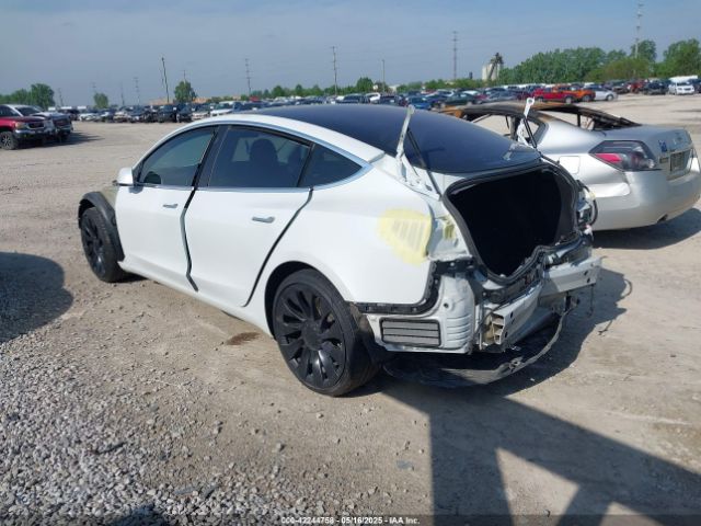 2018 TESLA MODEL 3 5YJ3E1EB4JF131269 Photo 2