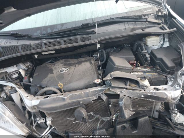 5TDKZ3DC1HS771595 Toyota Sienna Le 8 Passenger