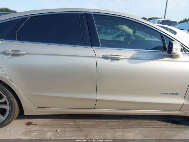 3FA6P0RU9KR110081 Ford Fusion Hybrid Titanium