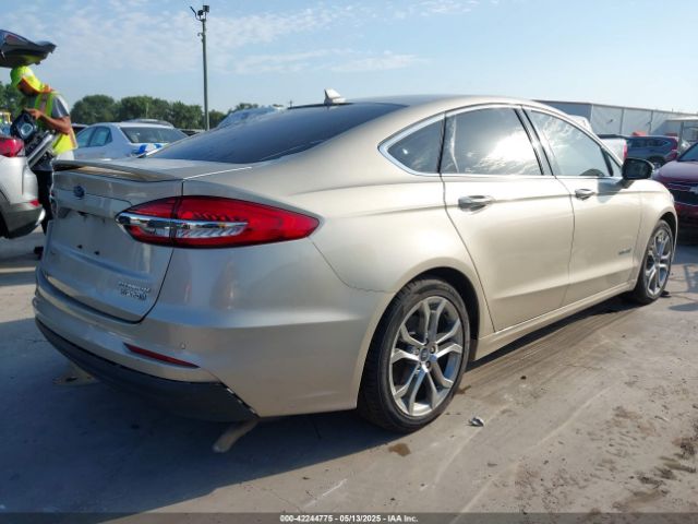 3FA6P0RU9KR110081 Ford Fusion Hybrid Titanium