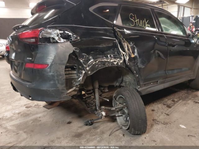 KM8J2CA45KU065869 Hyundai TUCSON SE