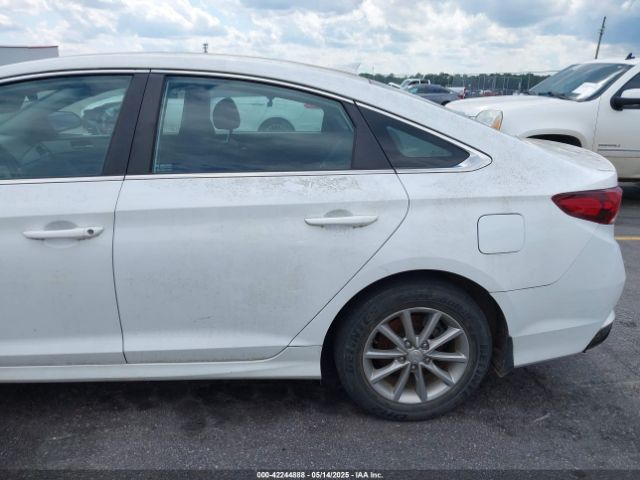 5NPE24AF2KH740200 Hyundai SONATA SE