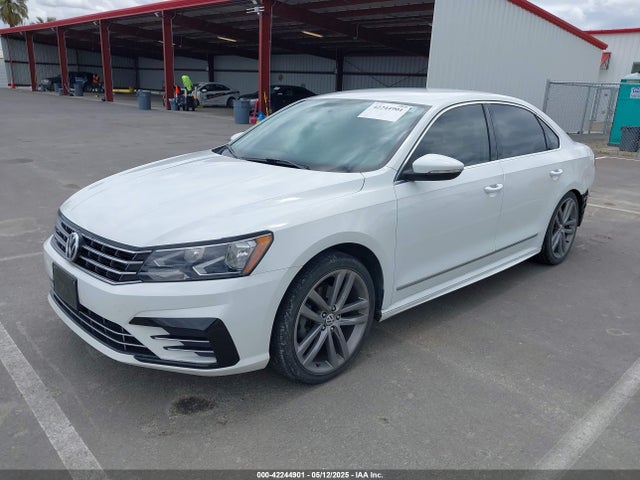 1VWAT7A31GC046374 Volkswagen 2016