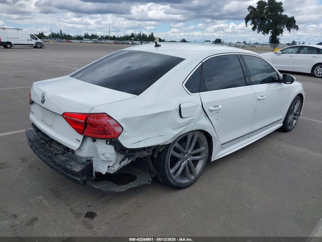 1VWAT7A31GC046374 Volkswagen 2016