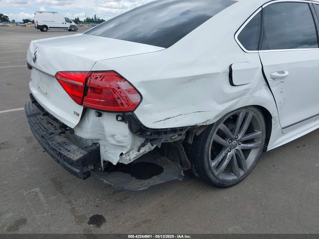 1VWAT7A31GC046374 Volkswagen 2016