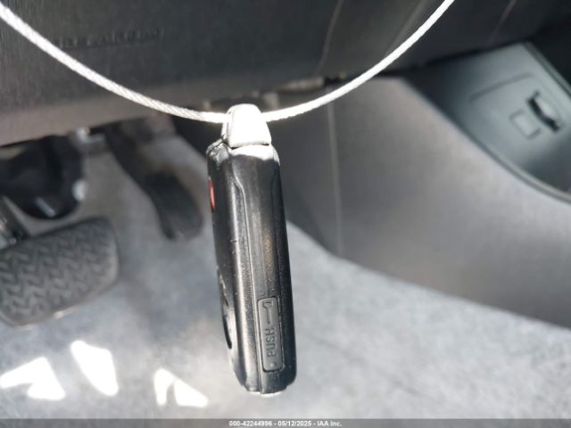 JTDKN3DU6F1995900 Toyota Prius Two