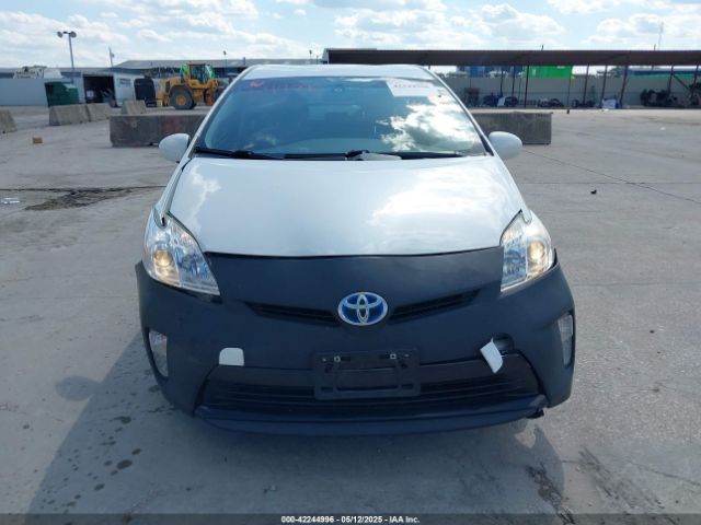 JTDKN3DU6F1995900 Toyota Prius Two