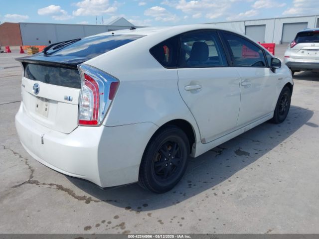 JTDKN3DU6F1995900 Toyota Prius Two