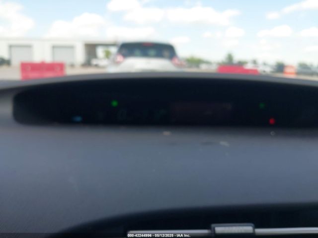 JTDKN3DU6F1995900 Toyota Prius Two